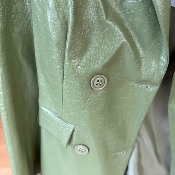 Princess Polly Faux Leather Green Blazer 🐸 - Picture 3 of 4